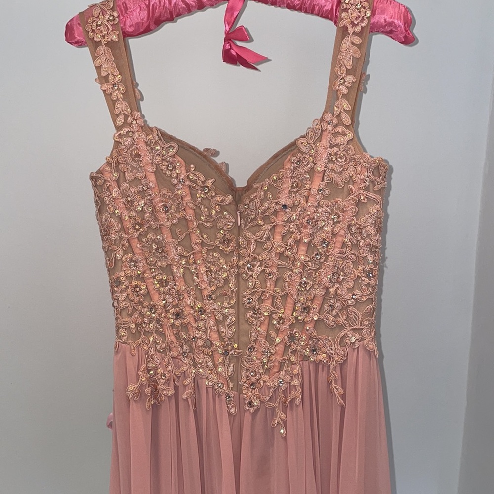 Alfabeta gown - Picture 4 of 4